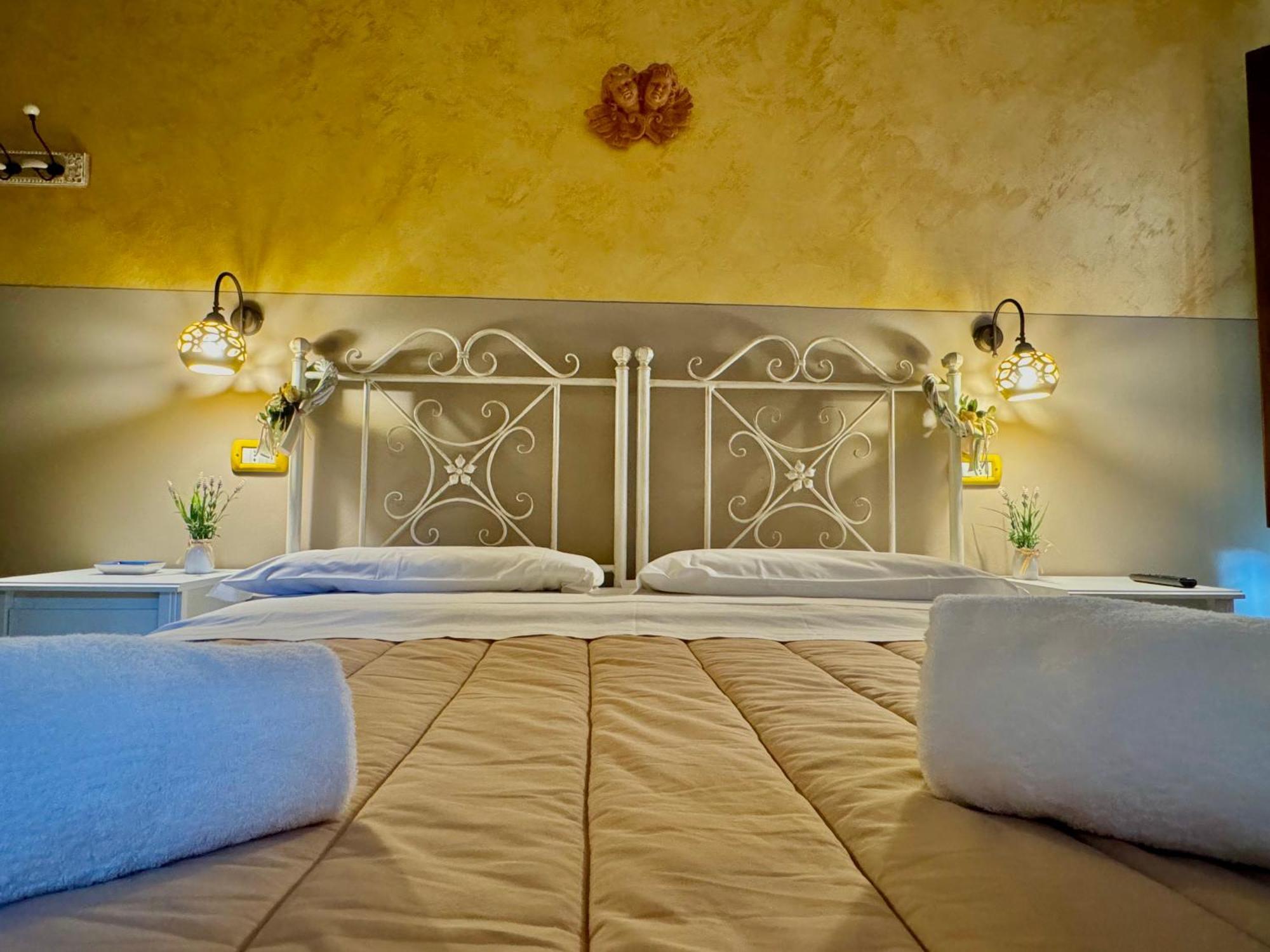 Hotel Domus Angeli à Assise Extérieur photo