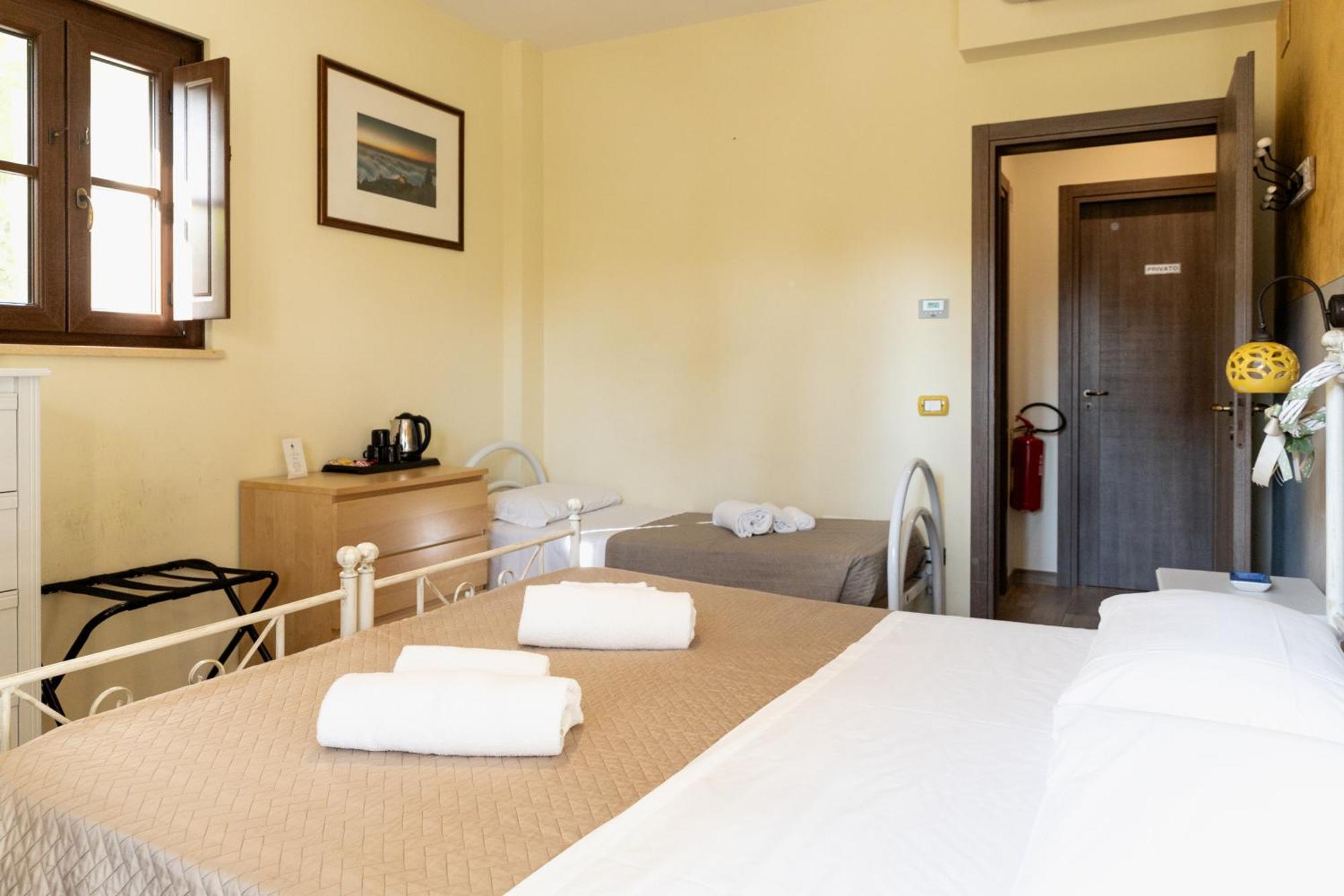Hotel Domus Angeli à Assise Extérieur photo