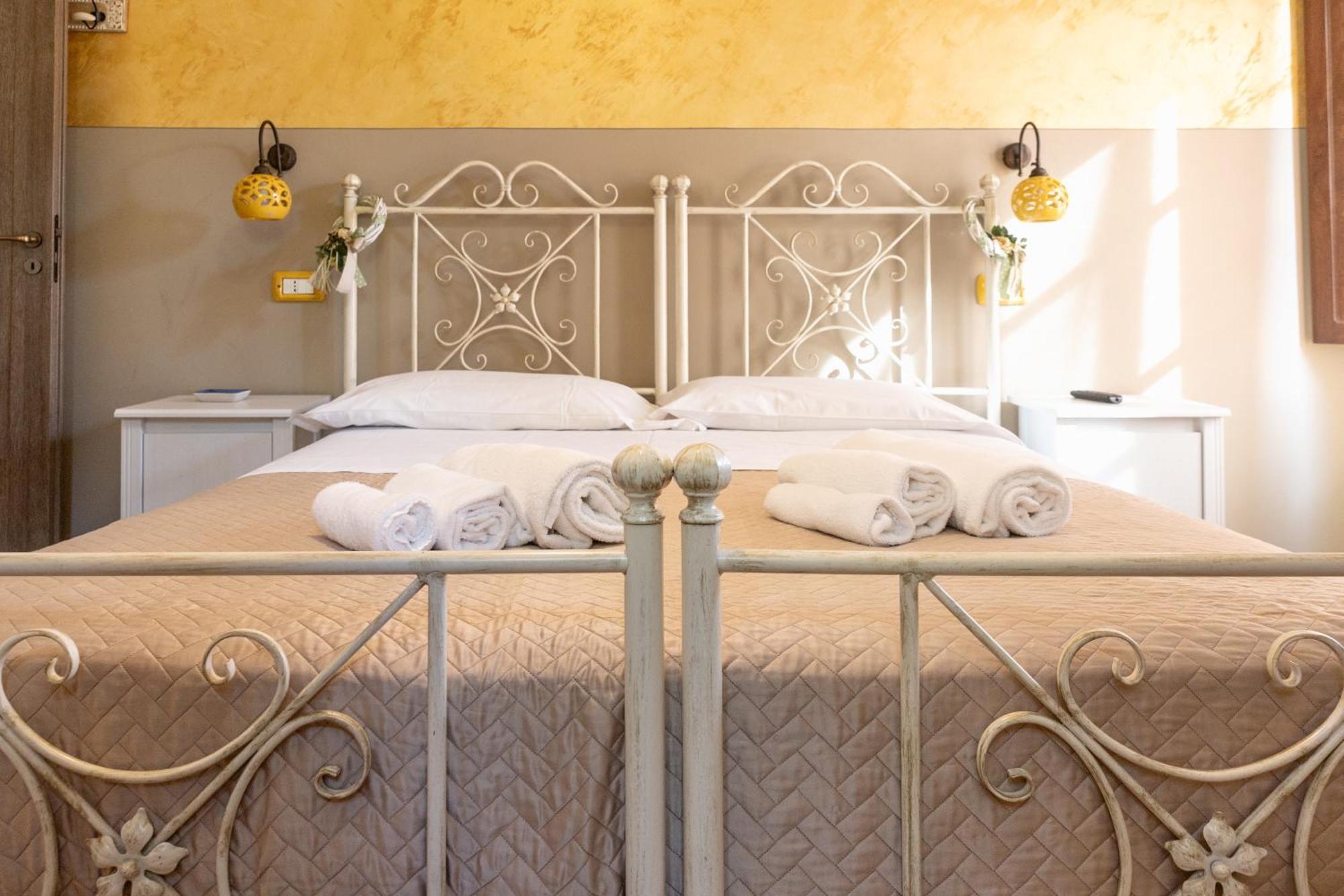 Hotel Domus Angeli à Assise Extérieur photo